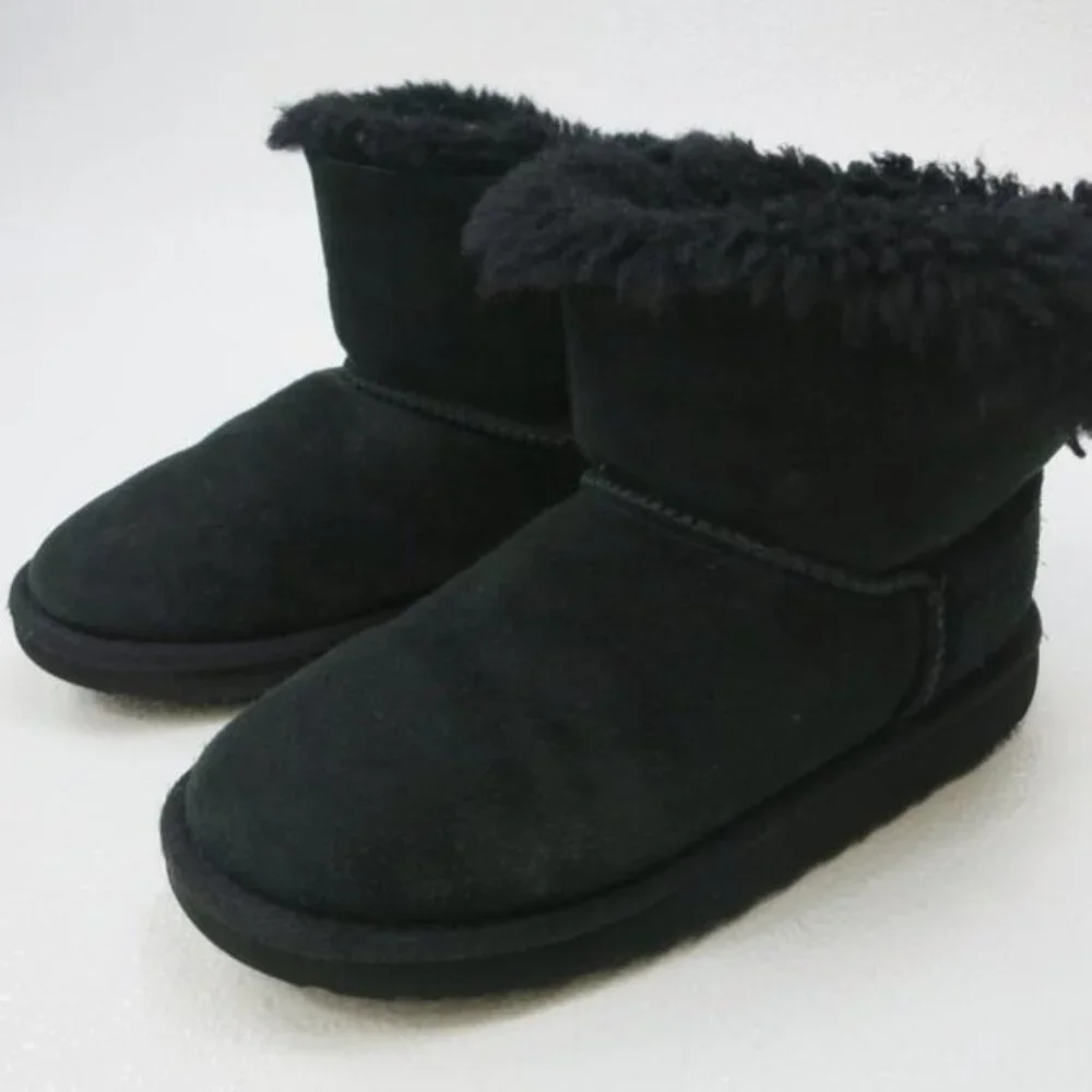 UGG Little Kids' Mini Bailey Bow Insulated Winter Boots Footwear Shoes sz 2